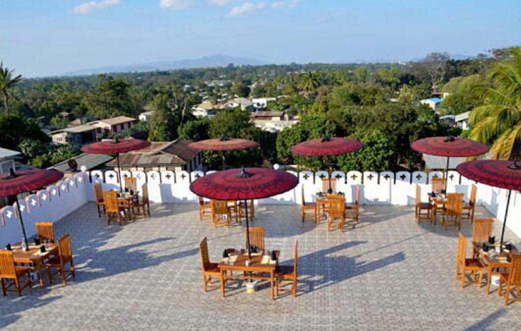 Myat Nan Taw Hotel Loikaw Kültér fotó